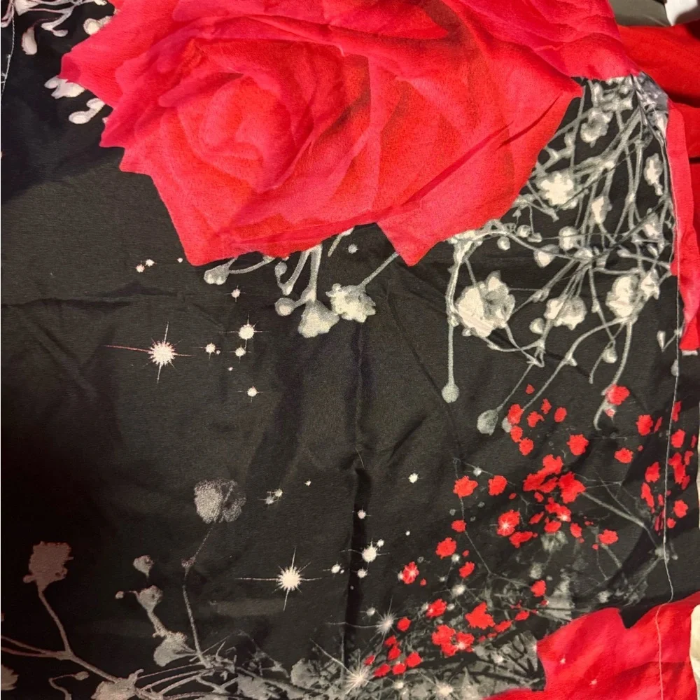 ★ King Flat Sheet & 2 King Shams Red Rose Floral Black Bedding Set